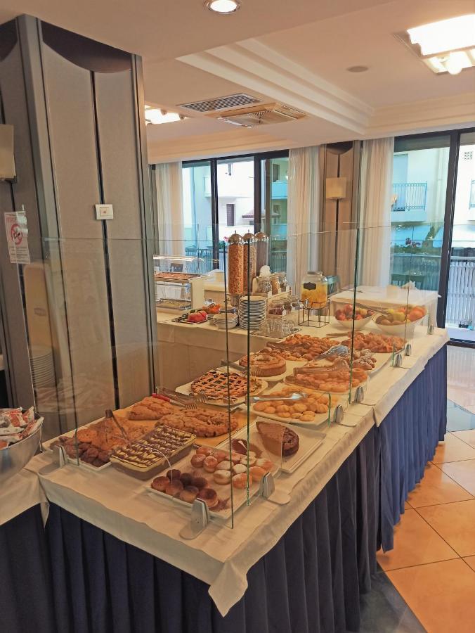 Hotel Gabbiano Cattolica Zewnętrze zdjęcie