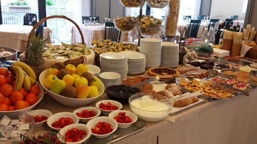 Hotel Gabbiano Cattolica Zewnętrze zdjęcie